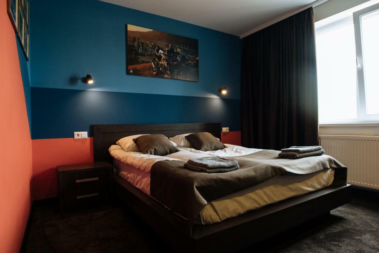Clubhouse Hotel Ivano-Frankivsk Exterior photo