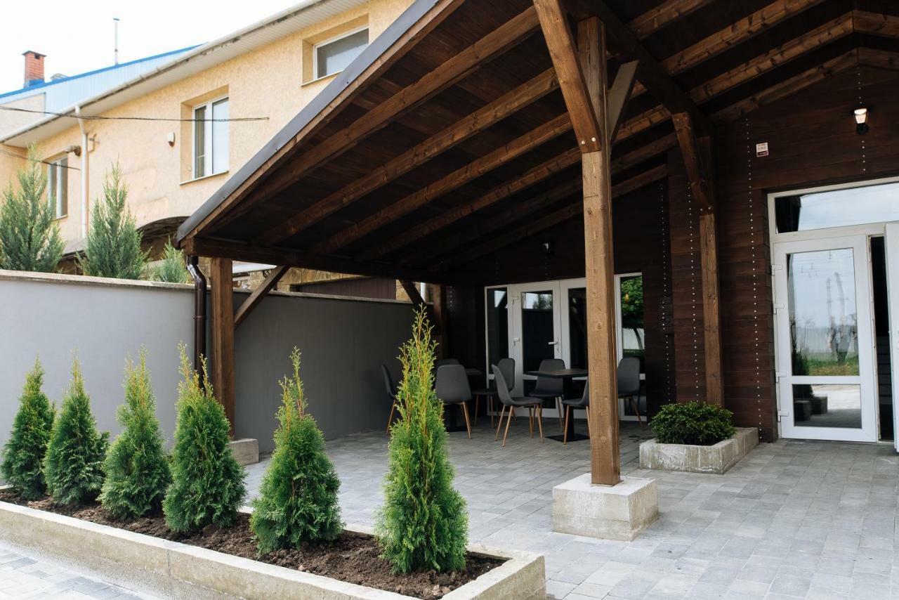 Clubhouse Hotel Ivano-Frankivsk Exterior photo